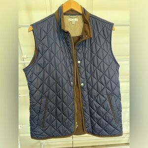Peter Millar lightweight mens vest. Navy blue with chocolate trim  Size M